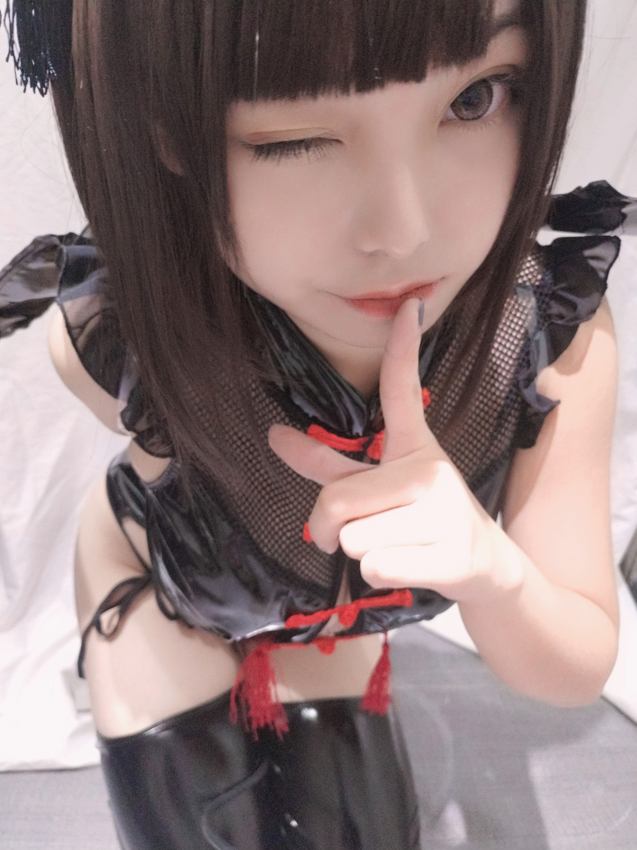 蜜汁猫裘 - NO.023 小恶魔自拍 [28P]-XikXak